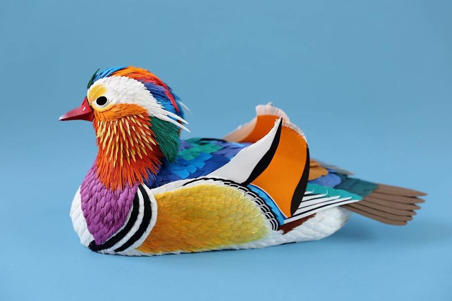 Colombian Artist Makes Unbelievable Paper Birds
