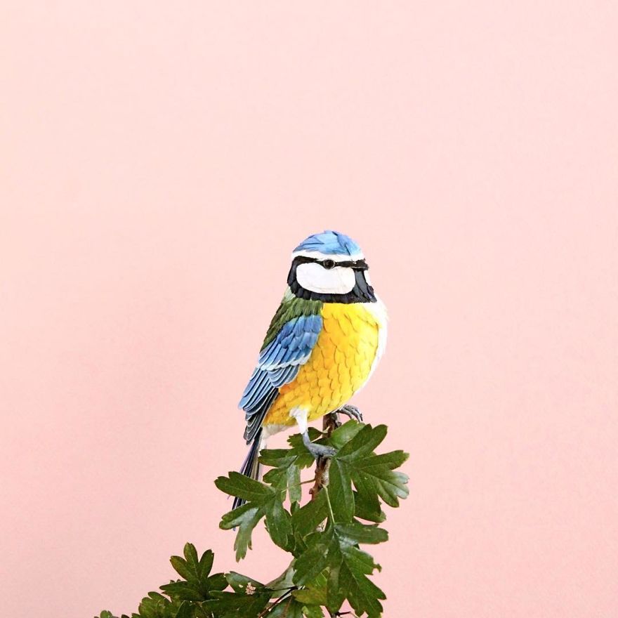 Colombian Artist Makes Unbelievable Paper Birds