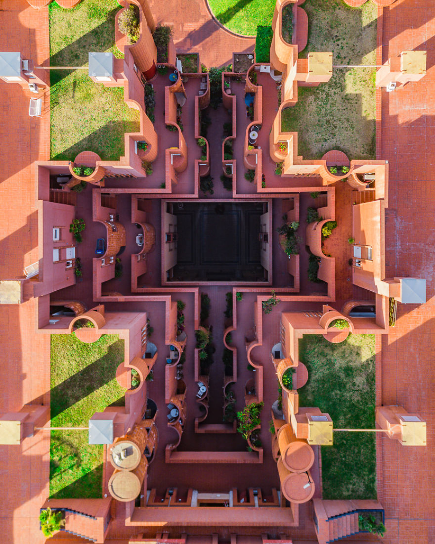 Drone Photography Captures Barcelona's Architectural Symmetry From Above Drone Photography Captures Barcelona's Architectural Symmetry From Above