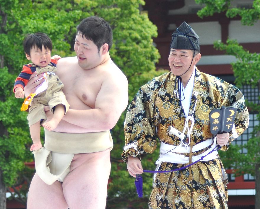 Sumo Wrestlers And Babies - Japanese Baby-Crying Sumo Festival Sumo Wrestlers And Babies - Japanese Baby-Crying Sumo Festival