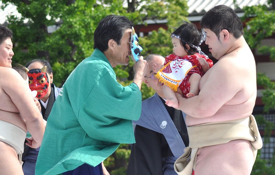 Sumo Wrestlers And Babies - Japanese Baby-Crying Sumo Festival Sumo Wrestlers And Babies - Japanese Baby-Crying Sumo Festival
