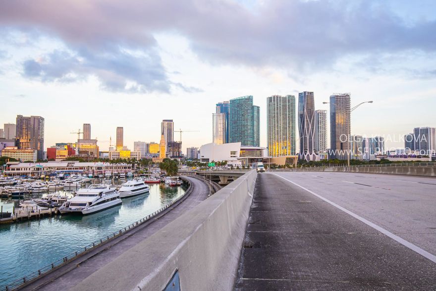 Downtown Miami, 8 Am