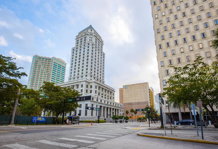 Court House Downtown Miami, 8 Am