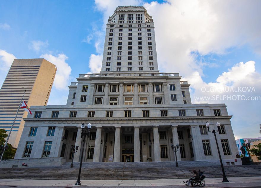 Court House Downtown Miami, 8 Am