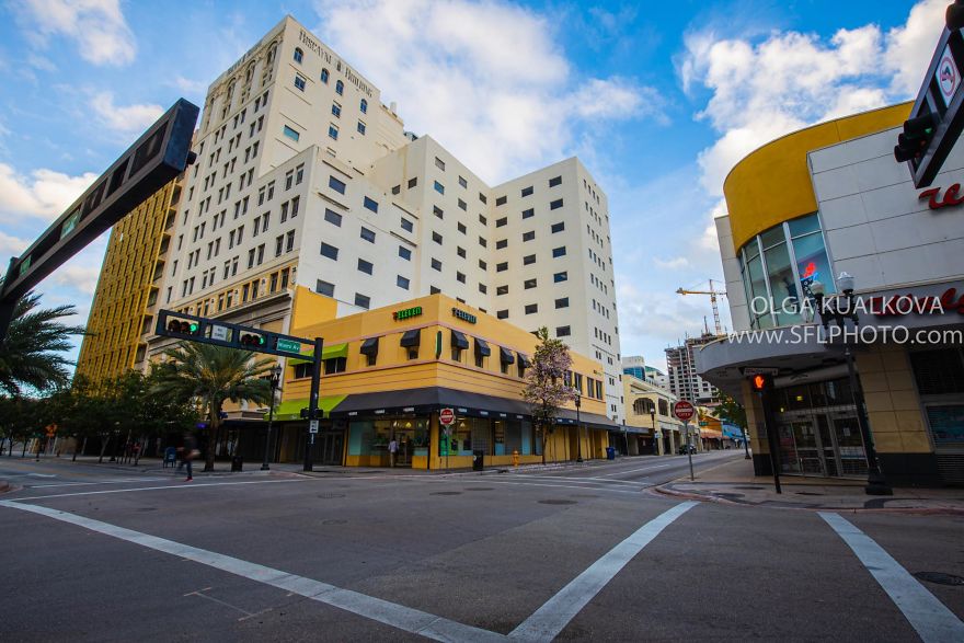 Downtown Miami, 8 Am