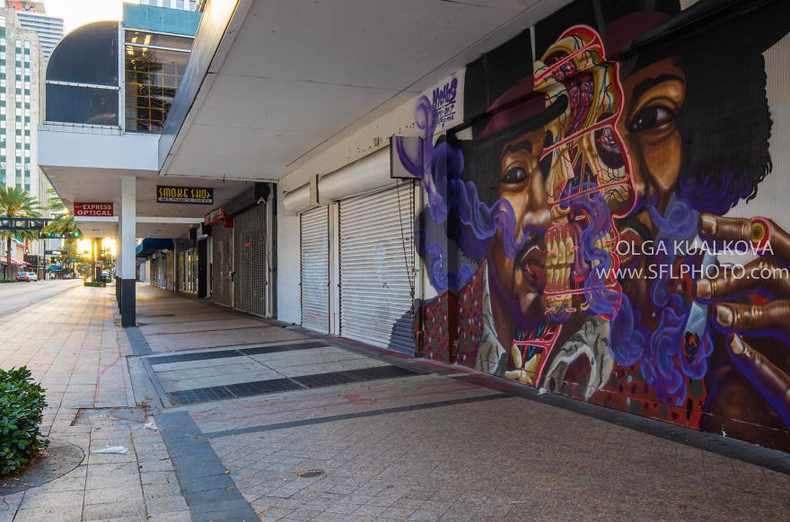 Downtown Miami, 8 Am