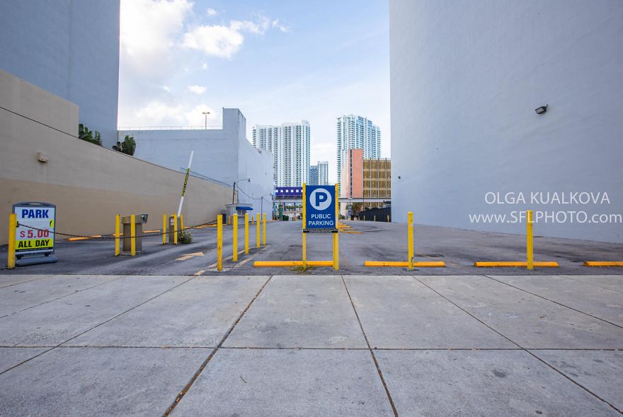 Downtown Miami, 9 Am