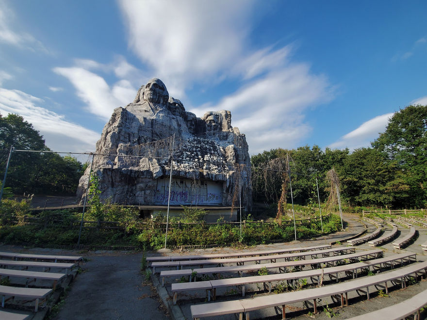 I Found Creepy Animatronics At This Abandoned Wild West Theme Park In Japan... I Found Creepy Animatronics At This Abandoned Wild West Theme Park In Japan...