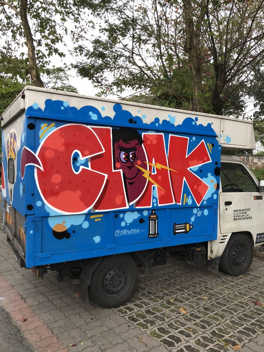 I Decorated Food Trucks With Colorful Graffiti