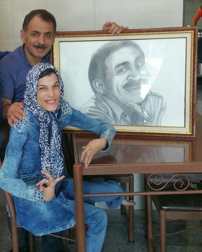 Disabled-Iranian-Artist-Draws-With-Feet-Fatemeh-Hammami-Nasrabadi