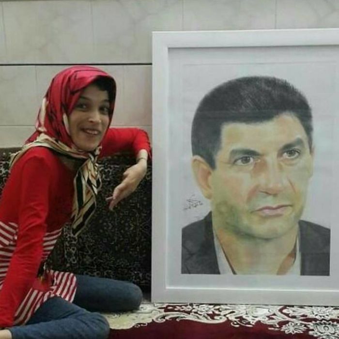 Disabled-Iranian-Artist-Draws-With-Feet-Fatemeh-Hammami-Nasrabadi