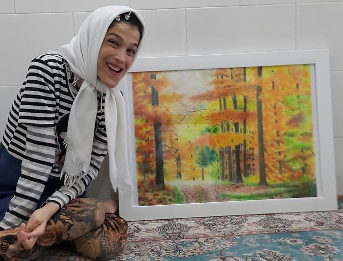 Disabled-Iranian-Artist-Draws-With-Feet-Fatemeh-Hammami-Nasrabadi