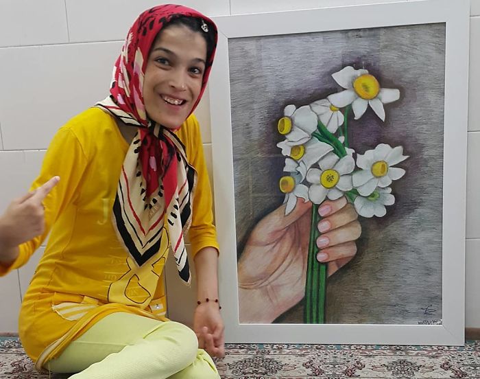 Disabled-Iranian-Artist-Draws-With-Feet-Fatemeh-Hammami-Nasrabadi
