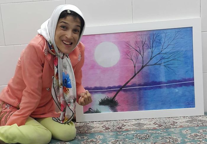 Disabled-Iranian-Artist-Draws-With-Feet-Fatemeh-Hammami-Nasrabadi