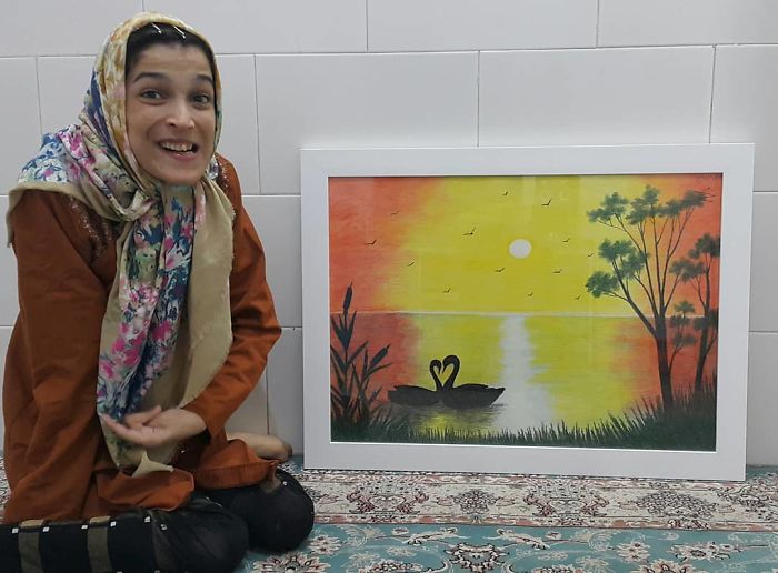 Disabled-Iranian-Artist-Draws-With-Feet-Fatemeh-Hammami-Nasrabadi