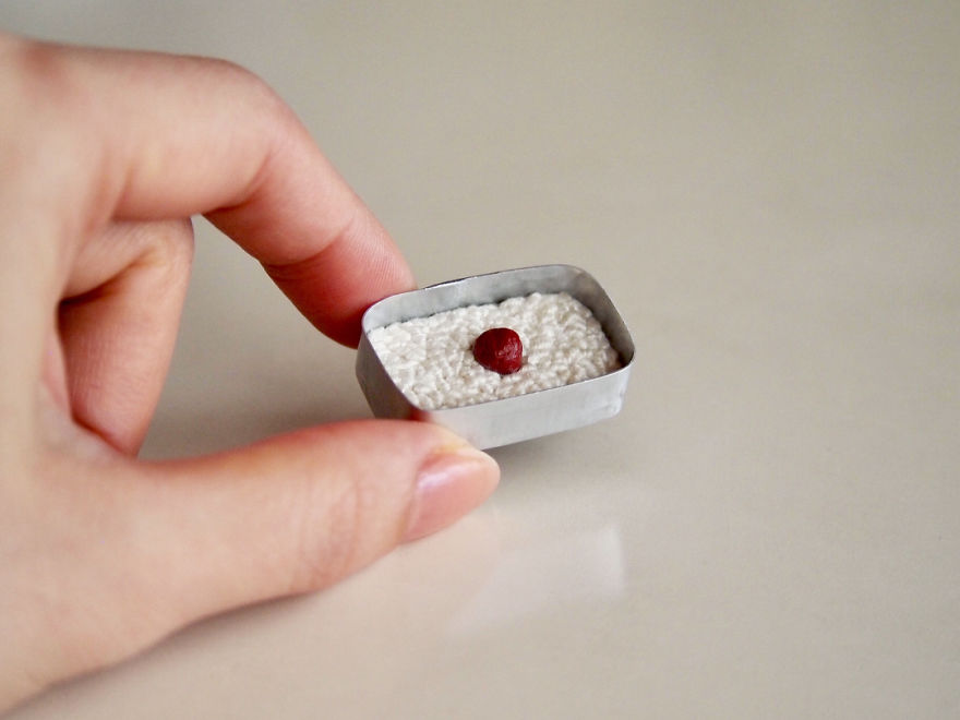 Japanese Artist Makes Embroidery So Realistic That It Makes You Want To Eat It