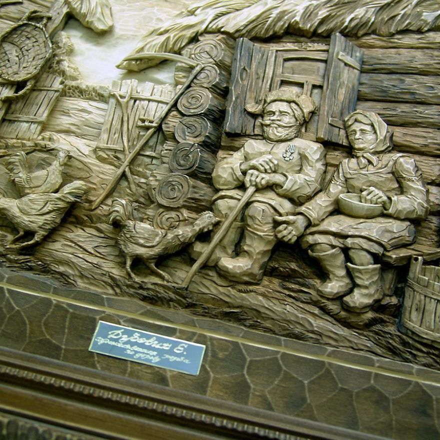 Master From Russia Carves Amazing Paintings From Wood