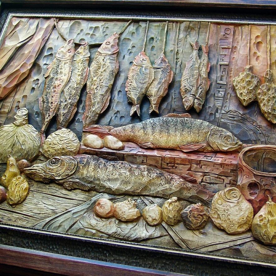 Master From Russia Carves Amazing Paintings From Wood