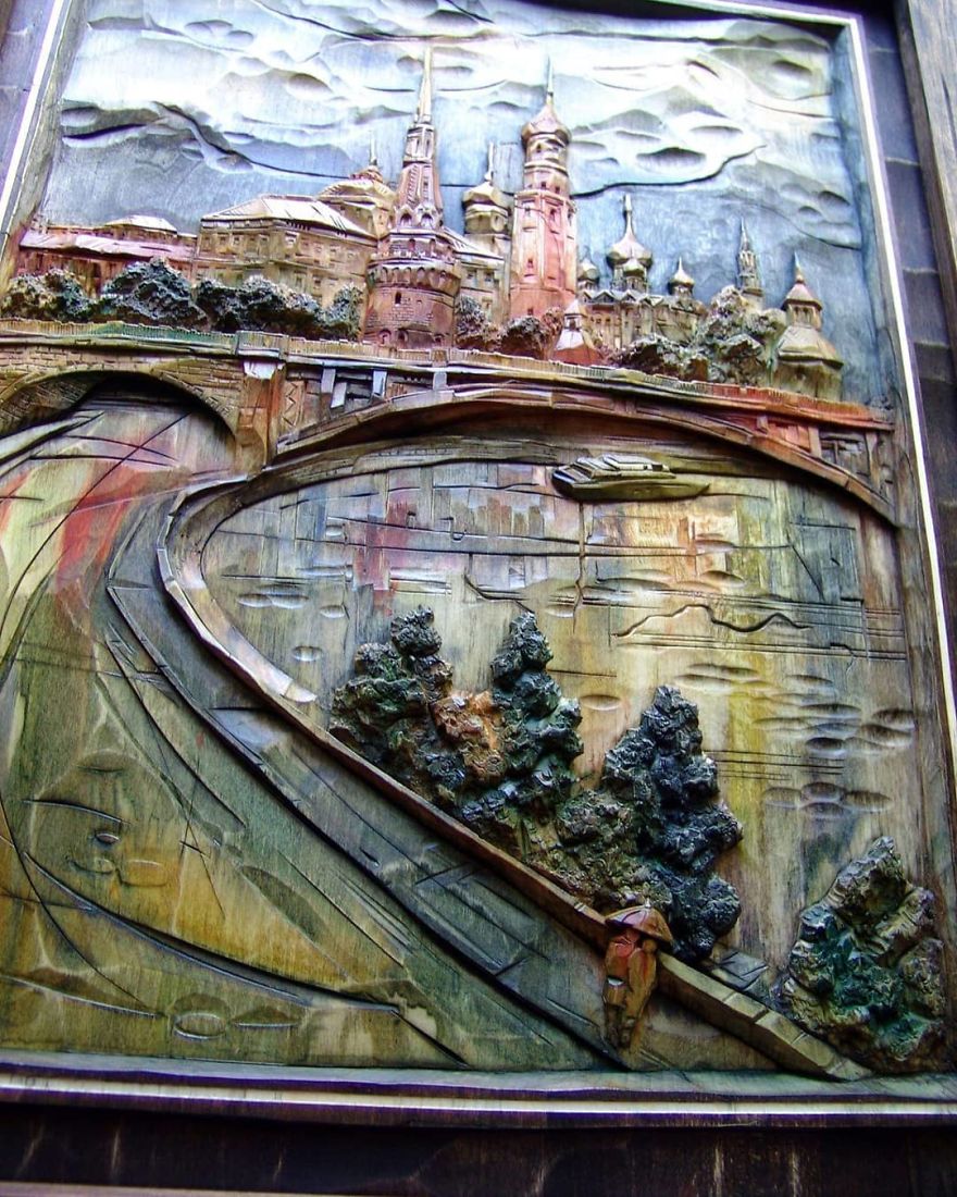 Master From Russia Carves Amazing Paintings From Wood