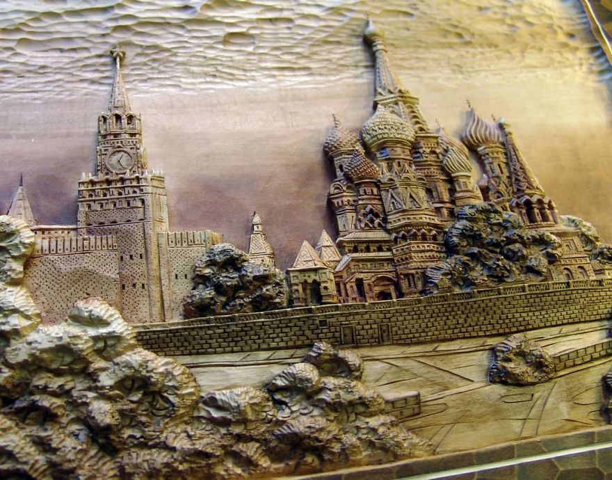 Master From Russia Carves Amazing Paintings From Wood