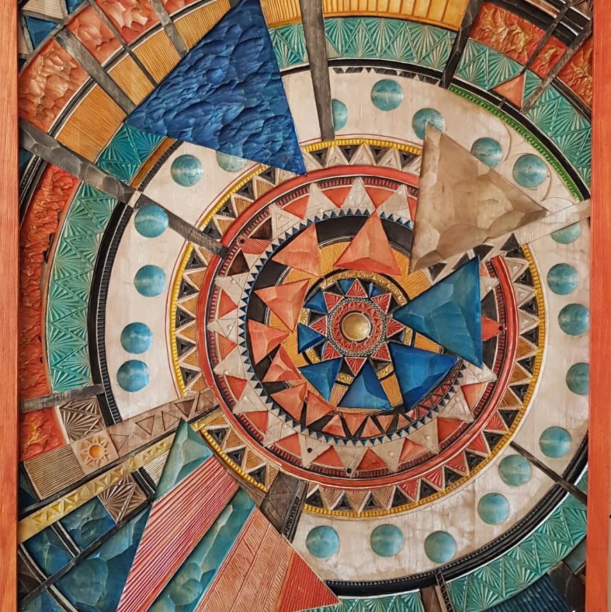 Master From Russia Carves Amazing Paintings From Wood