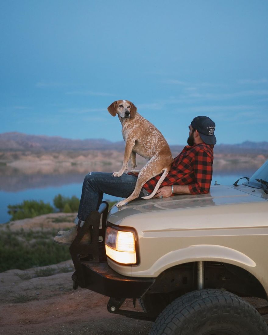 More Than 1 Million Followers Are Enchanted By The Beautiful Friendship Of This Rescued Dog With Its Owner On Instagram