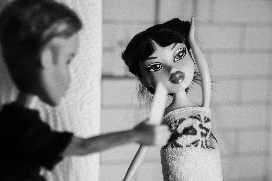 On Day 32 Of Our Quarantine We Decided To Recreate 7 Famous Books – With Bratz Dolls On Day 32 Of Our Quarantine We Decided To Recreate 7 Famous Books – With Bratz Dolls