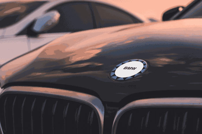 Company Asks 100 People To Draw 10 Car Logos From Memory, And The Results Are Hilarious