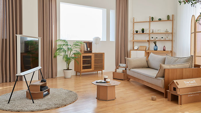 Samsung Presents Its New Sustainable Cardboard TV Boxes That Can Be Reused As Cat Houses And Other Things Samsung Presents Its New Sustainable Cardboard TV Boxes That Can Be Reused As Cat Houses And Other Things
