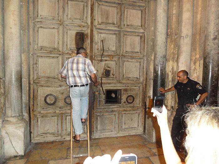 The Muslim Keymaster Of The Church Of The Holy Sepulchre Closed Its Doors For The First Time Since The Black Plague In 1349