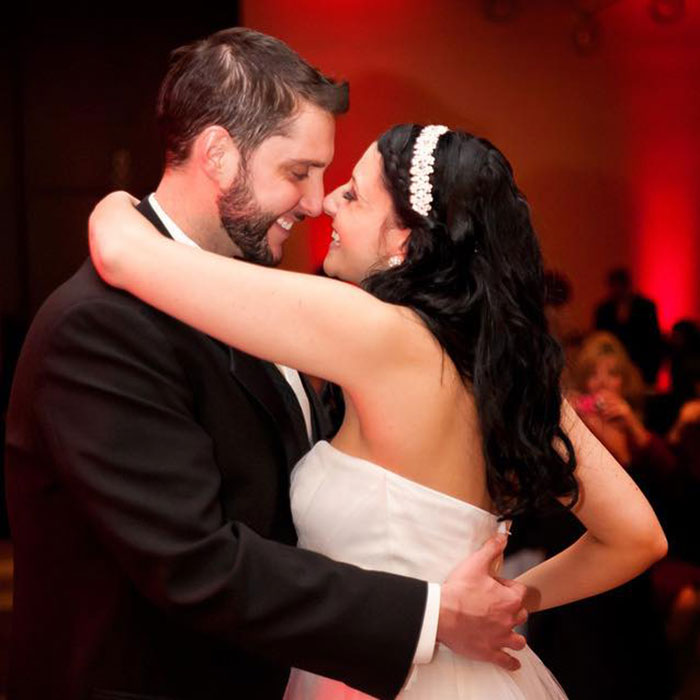 Wife Finds Her 32-Year-Old Husband's Last Words Left On His Phone After He Dies From Coronavirus Wife Finds Her 32-Year-Old Husband's Last Words Left On His Phone After He Dies From Coronavirus