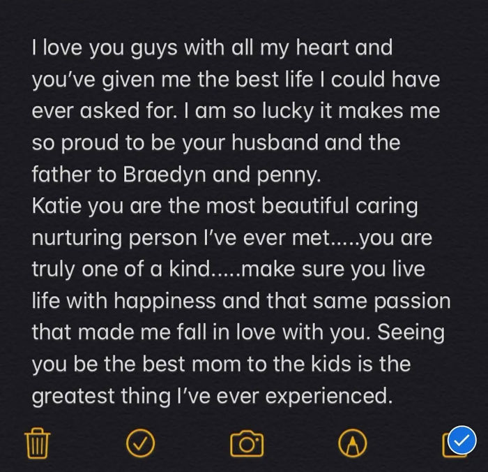 Wife Finds Her 32-Year-Old Husband's Last Words Left On His Phone After He Dies From Coronavirus Wife Finds Her 32-Year-Old Husband's Last Words Left On His Phone After He Dies From Coronavirus