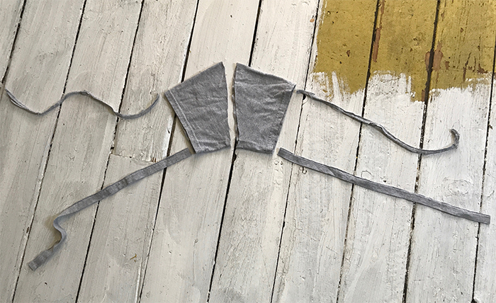 Here's A Simple Guide On How To Make A Face Mask From Old T-Shirts Without A Sewing Machine