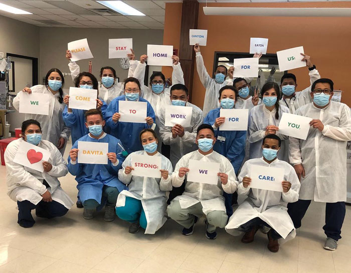 US Doctors Paste Photos Of Them Smiling On Their Protective Suits To Reassure COVID-19 Patients US Doctors Paste Photos Of Them Smiling On Their Protective Suits To Reassure COVID-19 Patients