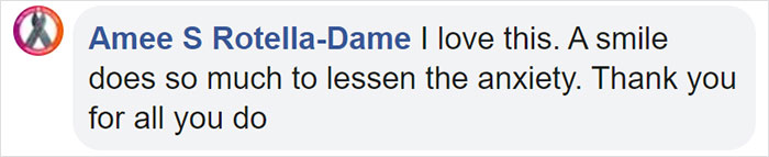 US Doctors Paste Photos Of Them Smiling On Their Protective Suits To Reassure COVID-19 Patients US Doctors Paste Photos Of Them Smiling On Their Protective Suits To Reassure COVID-19 Patients