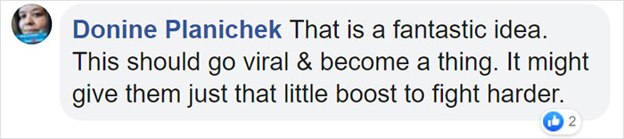 US Doctors Paste Photos Of Them Smiling On Their Protective Suits To Reassure COVID-19 Patients US Doctors Paste Photos Of Them Smiling On Their Protective Suits To Reassure COVID-19 Patients