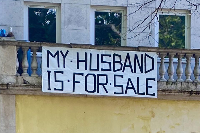 40 Funny Quarantine Signs By People Who Haven’t Lost Their Spirits Yet