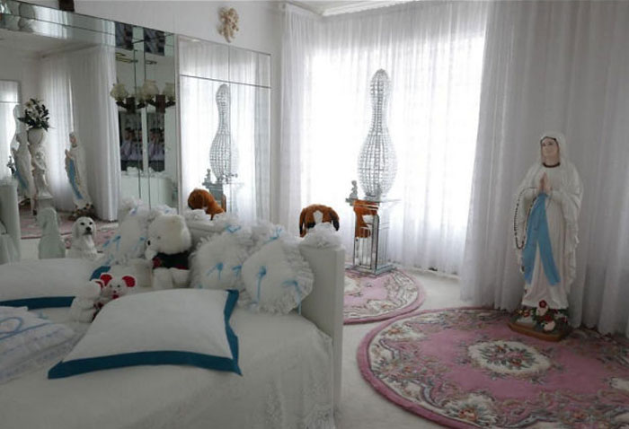 The Lord Has Sent Us A Sign, In The Form Of 2 Hideous Rugs And A Huge Crystal Bowling Pin