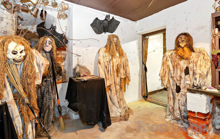 When It Came To Selling Their House, Slipknot’s Decision To Manage Their Own Viewings Was Ill-Advised And Unsuccessful