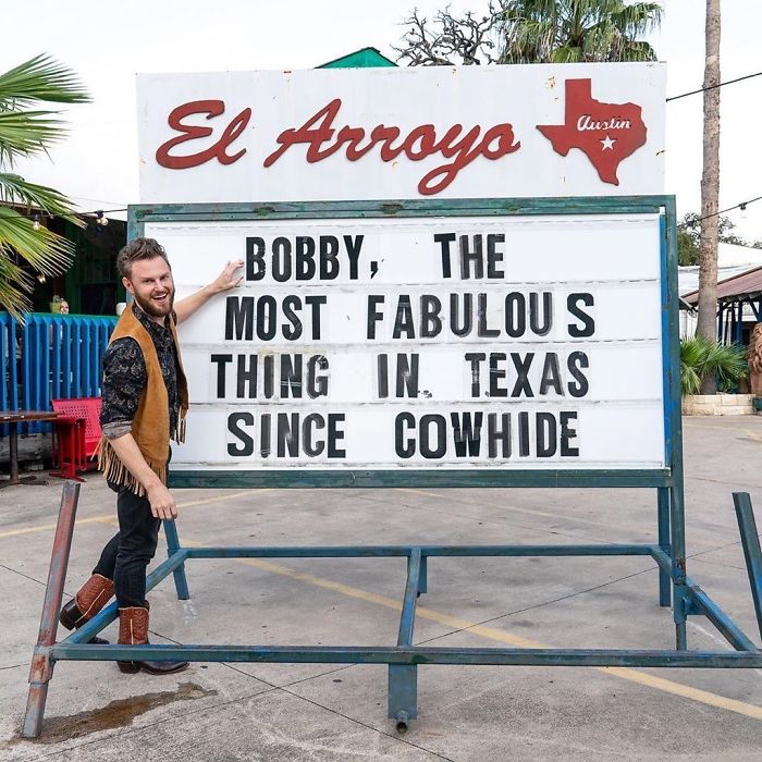 Funny-Restaurant-Signs-El-Arroyo-Texas