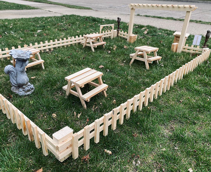Man Uses Quarantine Time Creatively And Builds A Tiny Restaurant For Animals In His Yard
