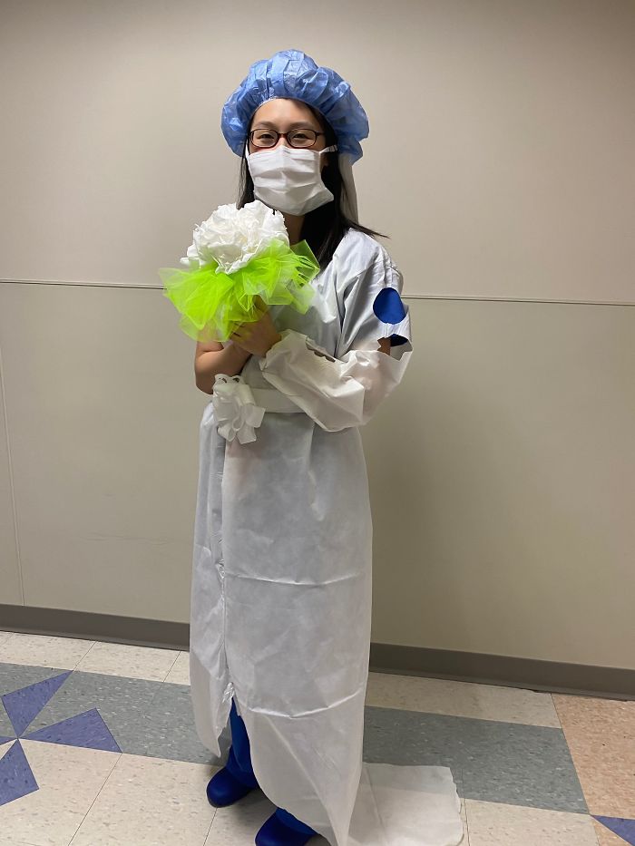Residents Exchange Vows In Front Of Hospital Staff After Their Wedding Gets Canceled Due To Coronavirus Residents Exchange Vows In Front Of Hospital Staff After Their Wedding Gets Canceled Due To Coronavirus
