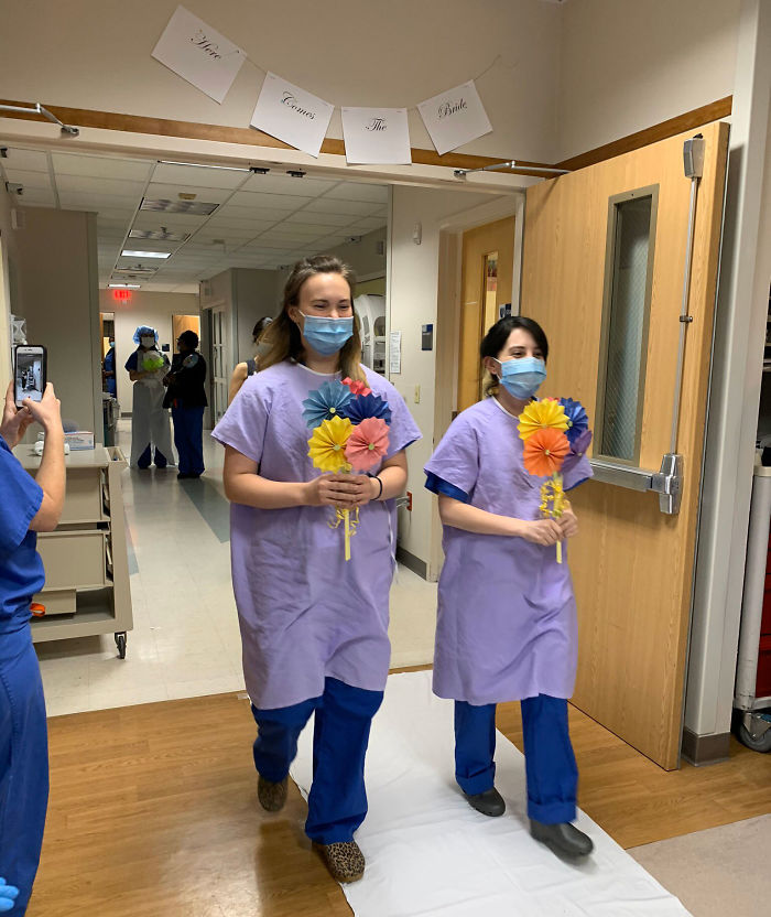 Residents Exchange Vows In Front Of Hospital Staff After Their Wedding Gets Canceled Due To Coronavirus Residents Exchange Vows In Front Of Hospital Staff After Their Wedding Gets Canceled Due To Coronavirus