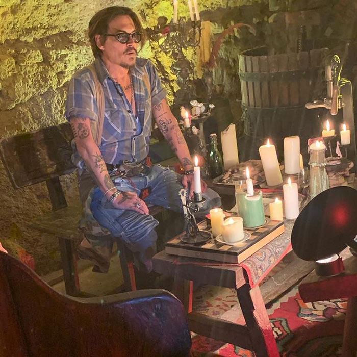 56YO Johnny Depp Joins Instagram For The First Time, Gets 1.8M Followers In One Day 56YO Johnny Depp Joins Instagram For The First Time, Gets 1.8M Followers In One Day