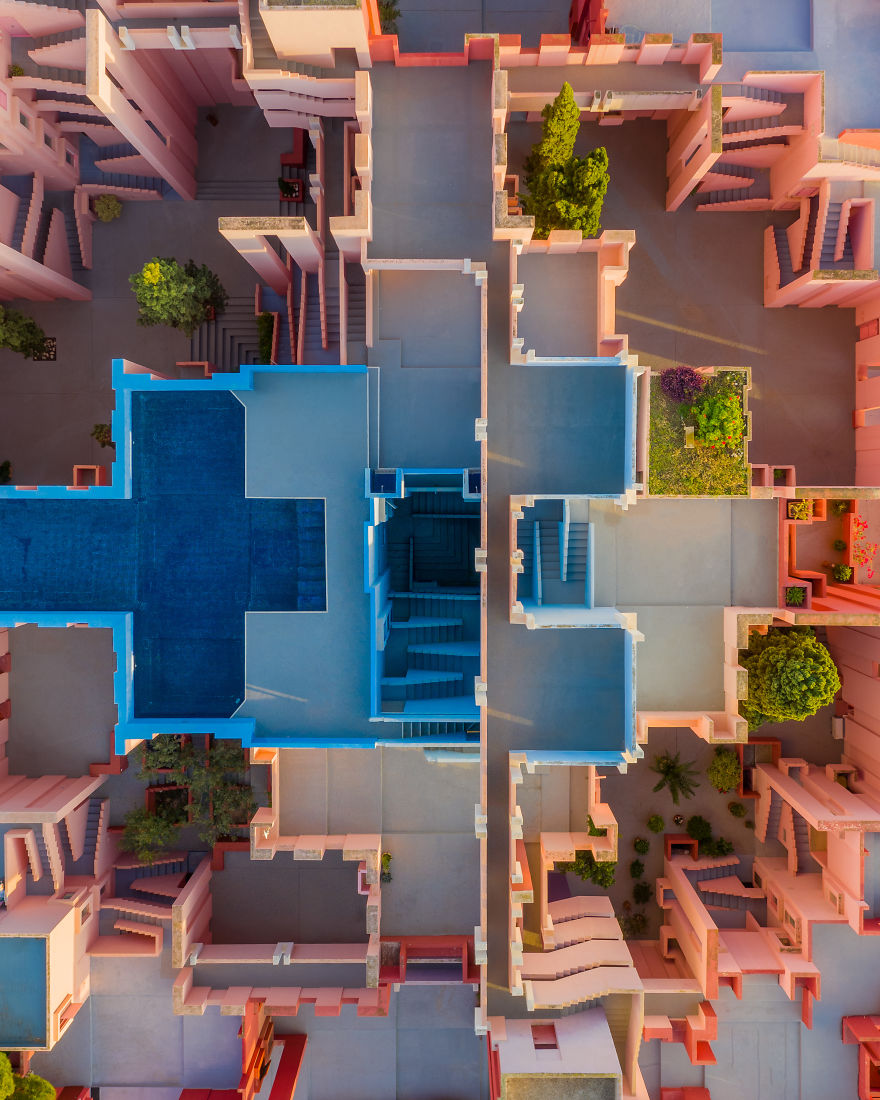 My 8 Images Prove That Ricardo Bofill's La Muralla Roja Is A Masterpiece Of Architecture And Aesthetics My 8 Images Prove That Ricardo Bofill's La Muralla Roja Is A Masterpiece Of Architecture And Aesthetics
