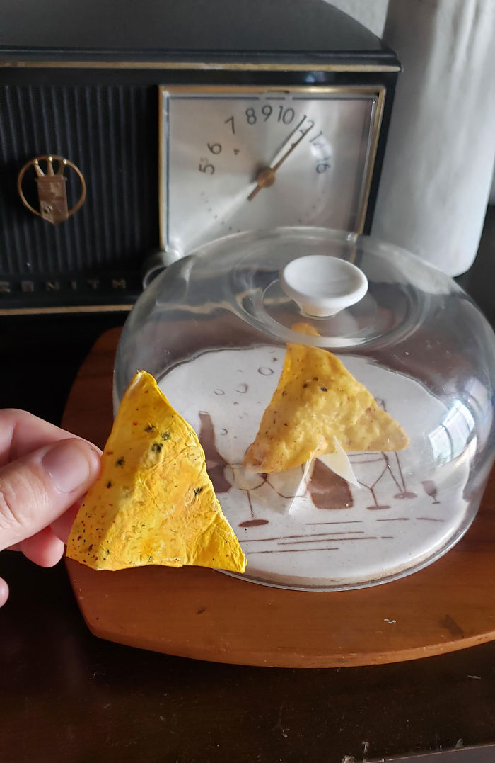 Boyfriend Goes Above And Beyond To Eat The Last Dorito Without His GF Knowing, And His Hilarious Plan Works Boyfriend Goes Above And Beyond To Eat The Last Dorito Without His GF Knowing, And His Hilarious Plan Works