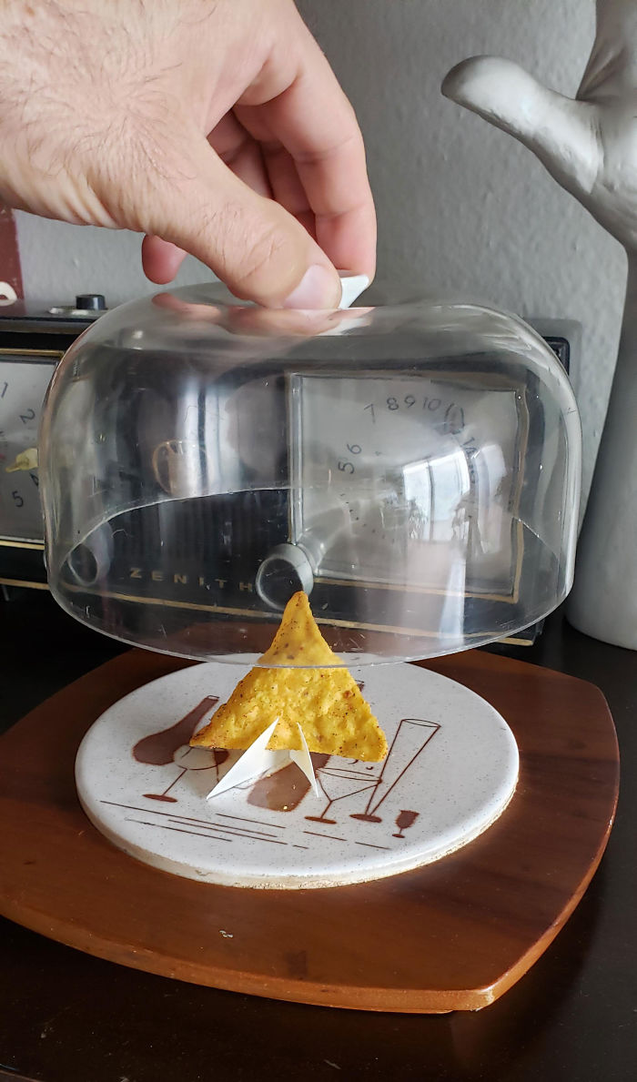 Boyfriend Goes Above And Beyond To Eat The Last Dorito Without His GF Knowing, And His Hilarious Plan Works Boyfriend Goes Above And Beyond To Eat The Last Dorito Without His GF Knowing, And His Hilarious Plan Works