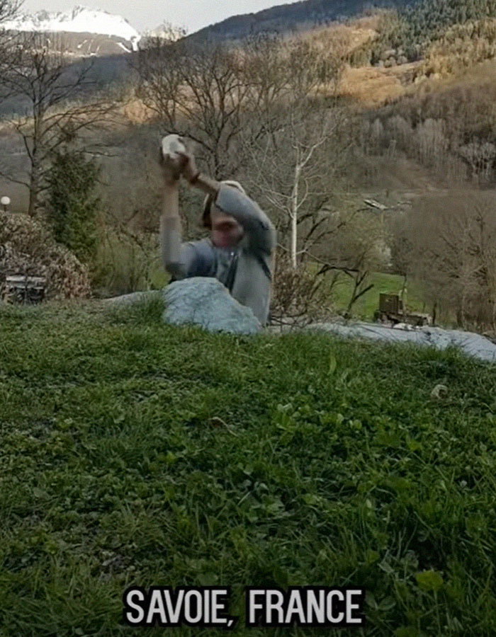 People From 50 Cities Across 30 Countries “Passed” Toilet Paper To Each Other People From 50 Cities Across 30 Countries “Passed” Toilet Paper To Each Other