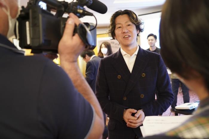 Japanese University Found A Genius Solution For Their Graduation Ceremony During The Coronavirus Pandemic