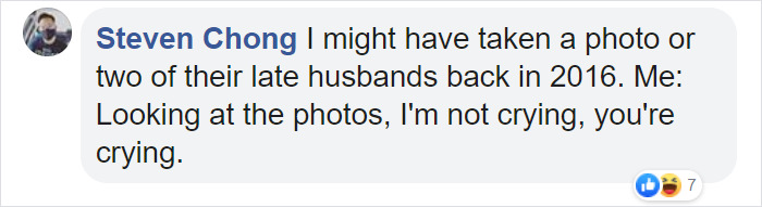 Photographer Captures A Shot Of Two Widowed Penguins Overlooking The Melbourne Skyline Together Photographer Captures A Shot Of Two Widowed Penguins Overlooking The Melbourne Skyline Together